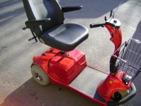 Carucior electric  scuter pentru persoane in varsta sau cu handicap